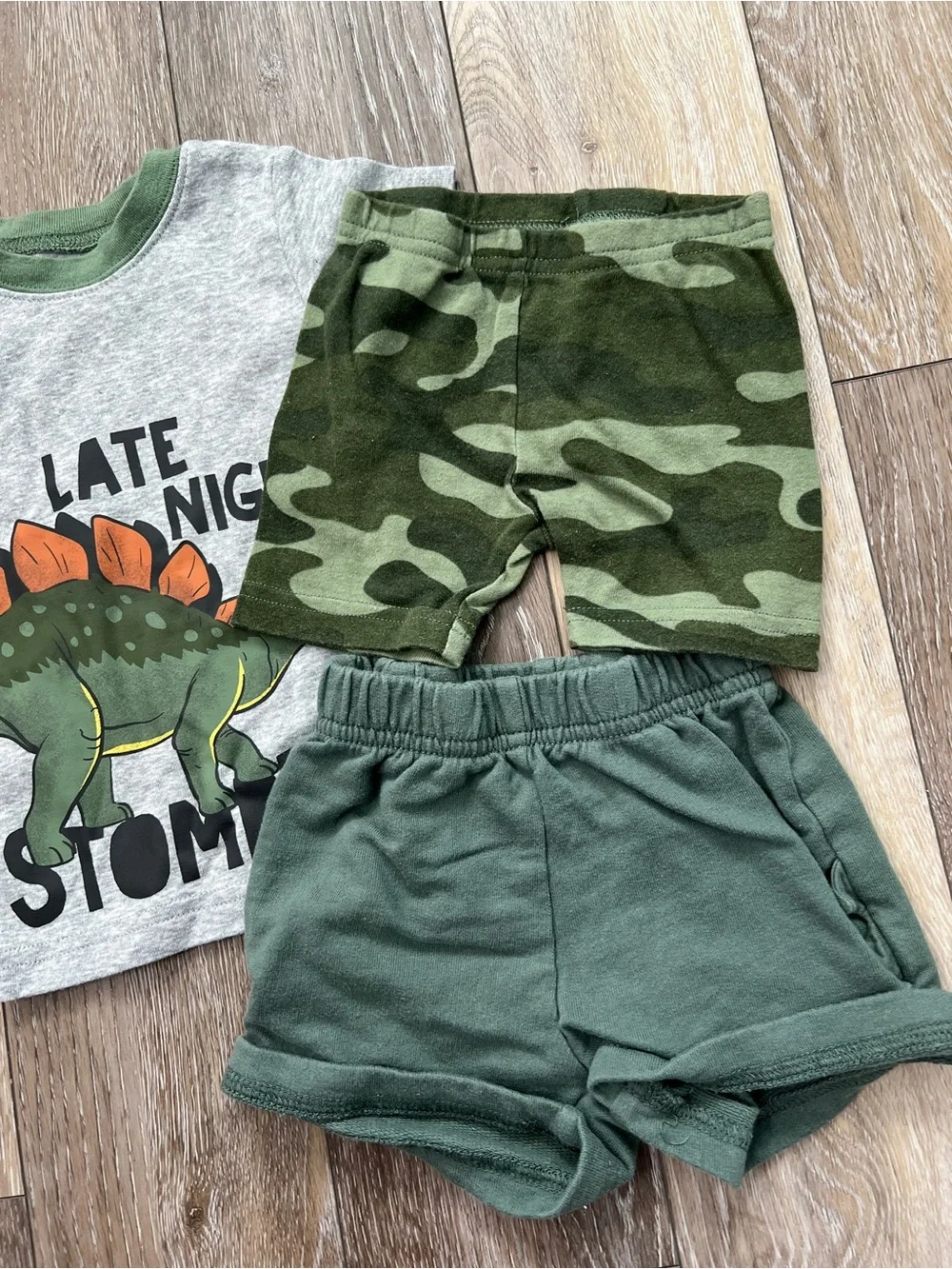 Bundle baby boy Carter’s dinosaur set